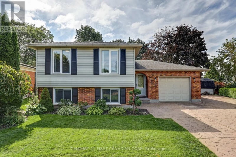 24 Erinlea Drive, St. Thomas, Ontario, N5R5N8, St. Thomas, Ontario — photo 1 of 5