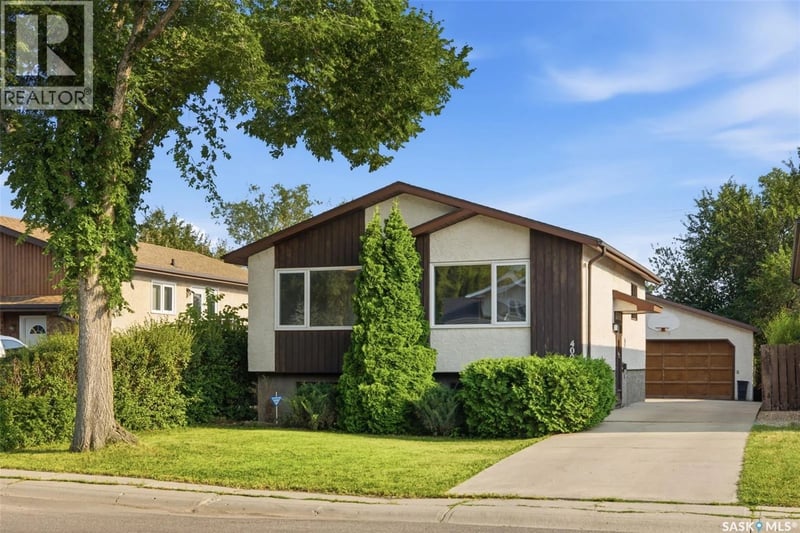 402 Fulton DRIVE, Regina, Saskatchewan, S4X2K1, Regina, Saskatchewan — photo 1 of 5