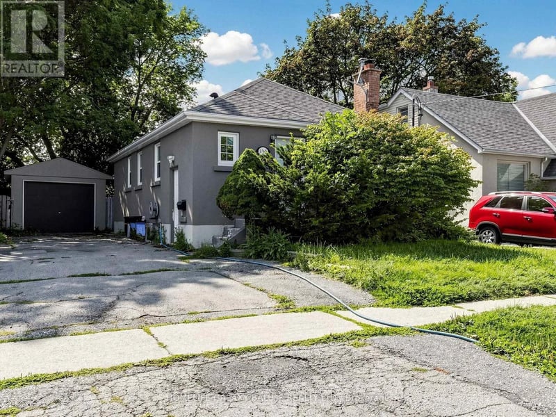 136 Central Park Boulevard North, Oshawa (O'Neill), Ontario, L1G5Y7, Oshawa (O'Neill), Ontario — photo 1 of 5