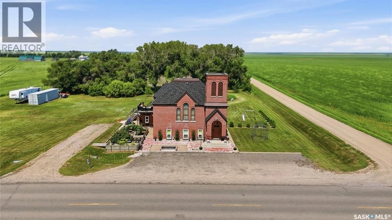 Mickleborough Acreage, Lumsden Rm No. 189, Saskatchewan, S4P2Z1, Lumsden Rm No. 189, Saskatchewan — photo 1 of 5