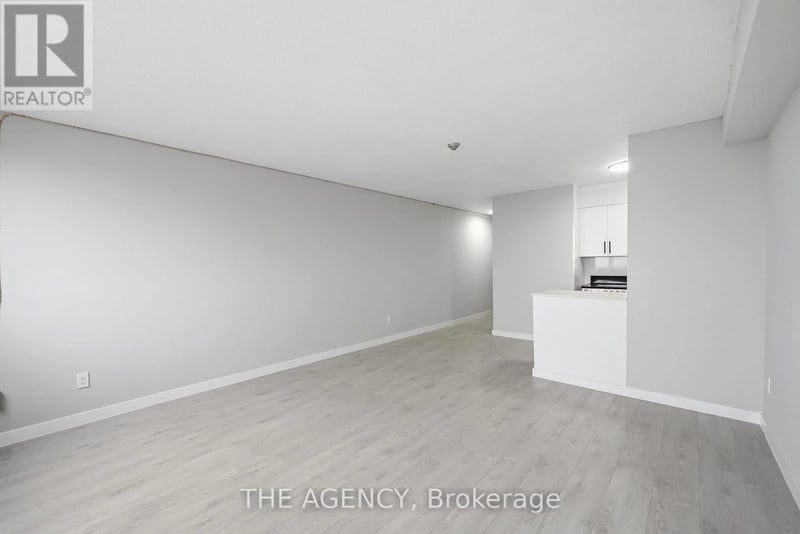 #2808B 2360 Dundas Street West, Toronto (High Park North), Ontario, M6P4B2, Toronto (High Park North), Ontario — photo 1 of 5