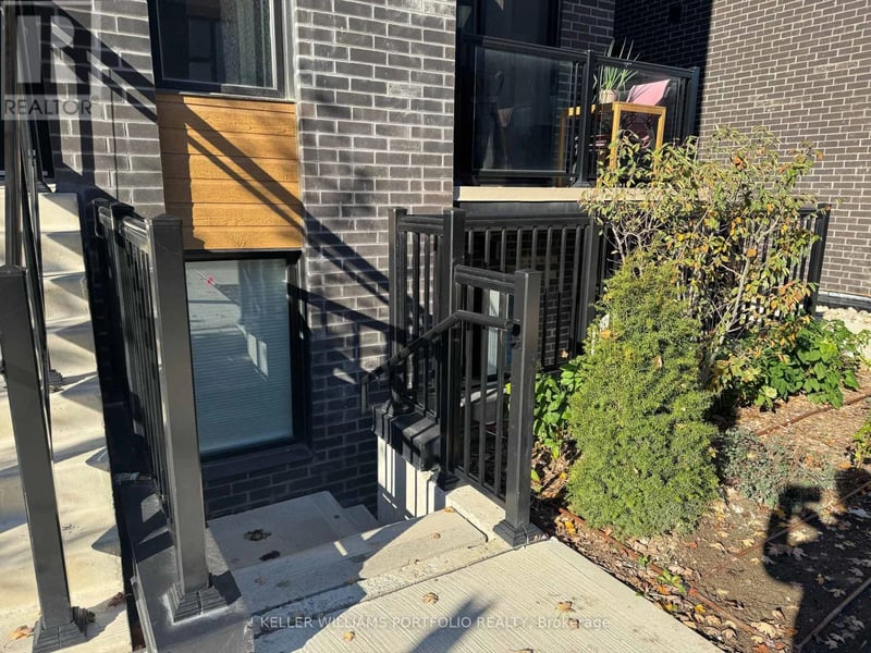 #20 172 Clonmore Drive, Toronto (Birchcliffe-Cliffside), Ontario, M1N1Y1, Toronto (Birchcliffe-Cliffside), Ontario — photo 1 of 5