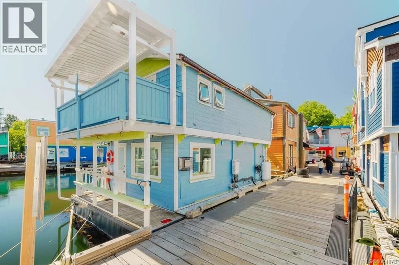 #C2 1 Dallas Road, Victoria, British Columbia, V8V0B2, Victoria, British Columbia — photo 1 of 5