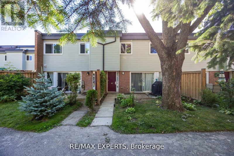 242 Milestone Crescent, Aurora (Aurora Village), Ontario, L4G3M2, Aurora (Aurora Village), Ontario — photo 1 of 5