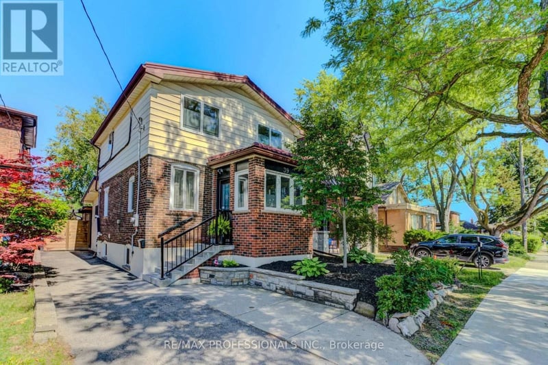 39 Rosemeade Avenue, Toronto (Stonegate-Queensway), Ontario, M8Y3A4, Toronto (Stonegate-Queensway), Ontario — photo 1 of 5