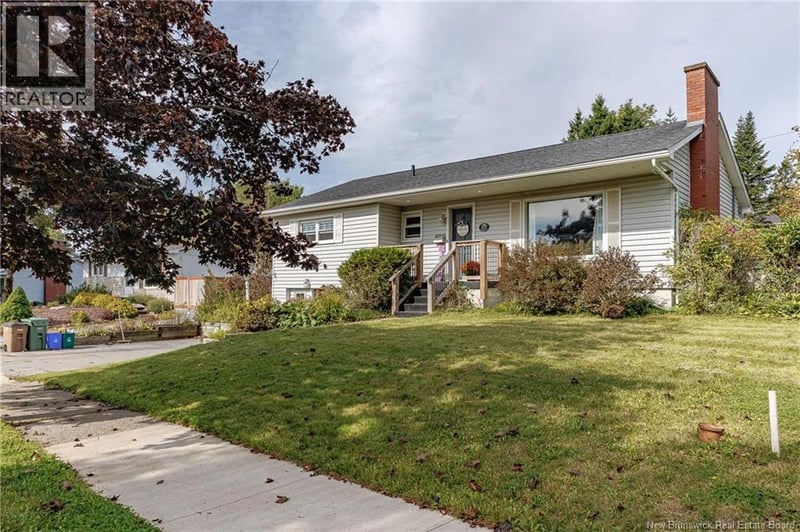 127 Greendale Crescent, Saint John, New Brunswick, E2M4L5, Saint John, New Brunswick — photo 1 of 5