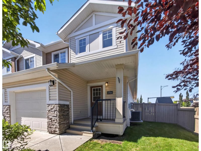 1755 Hammond CR NW, Edmonton, Alberta, T6M0K4, Edmonton, Alberta — photo 1 of 5