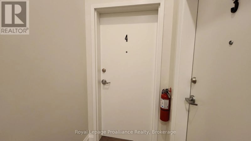 #4 261 Front Street, Belleville (Belleville Ward), Ontario, K8N2Z6, Belleville (Belleville Ward), Ontario — photo 1 of 5