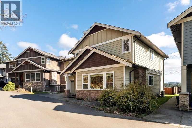 942 Arngask Avenue, Langford, British Columbia, V9B5X7, Langford, British Columbia — photo 1 of 5