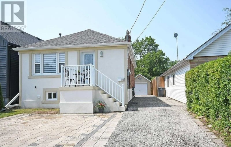 #BSMT 1072 Alexandra Avenue, Mississauga (Lakeview), Ontario, L5E1Z8, Mississauga (Lakeview), Ontario — photo 1 of 5