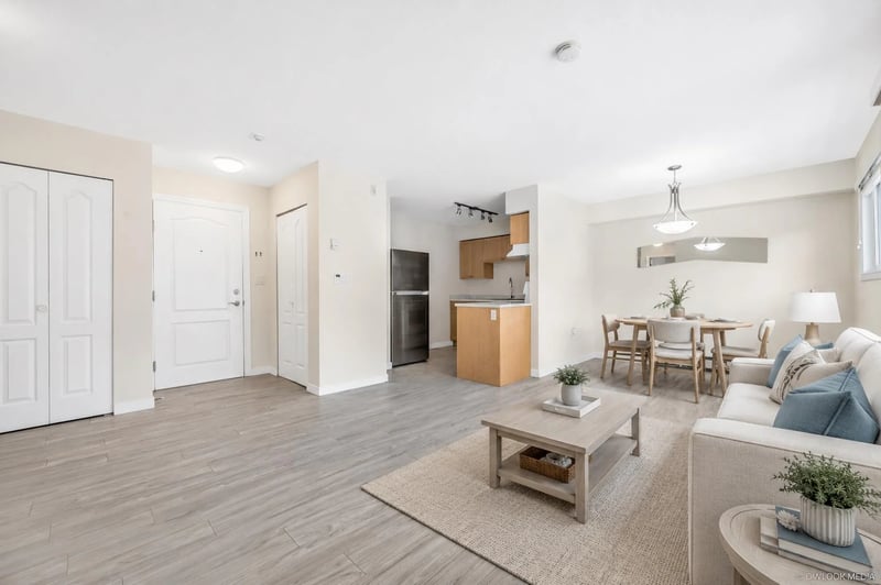 #103 14881 MARINE DRIVE Drive, White Rock, British Columbia, V4B1C2, White Rock, British Columbia — photo 1 of 5