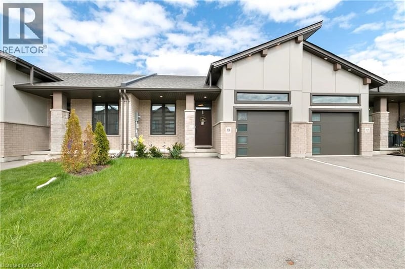 19 MARTIN Street, Tillsonburg, Ontario, N4G0K8, Tillsonburg, Ontario — photo 1 of 5