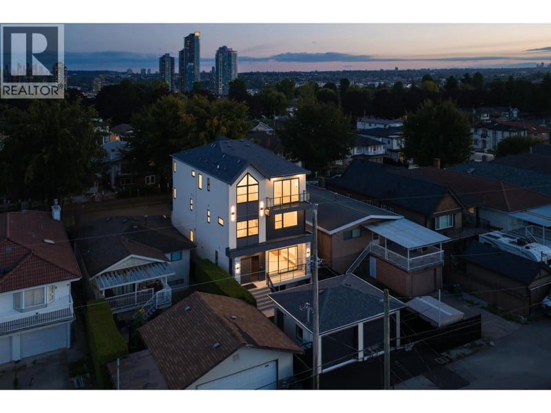 #2 4331 UNION Street, Burnaby, British Columbia, V5C2X5, Burnaby, British Columbia — photo 1 of 5