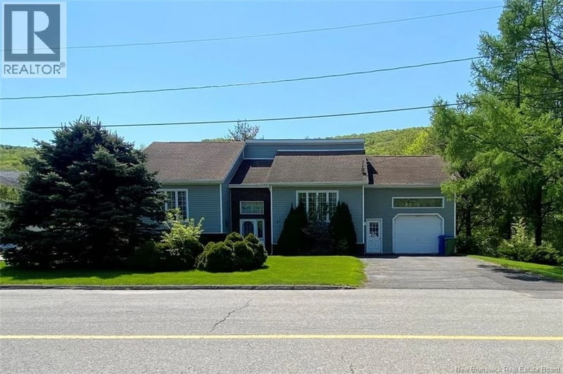 121 LeBlond Street, Edmundston, New Brunswick, E3V4K9, Edmundston, New Brunswick — photo 1 of 5