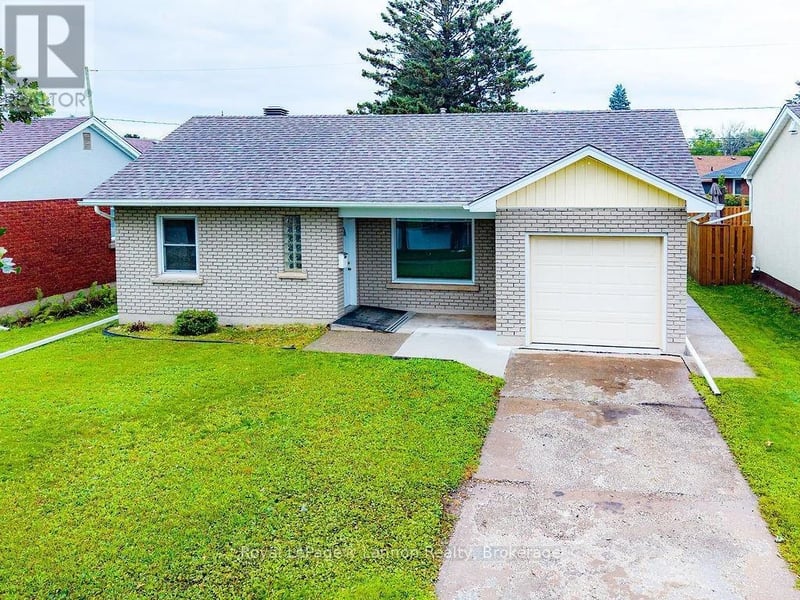 356 Kingsway Ave., Thunder Bay (Hyde Park), Ontario, P7E2A5, Thunder Bay (Hyde Park), Ontario — photo 1 of 5