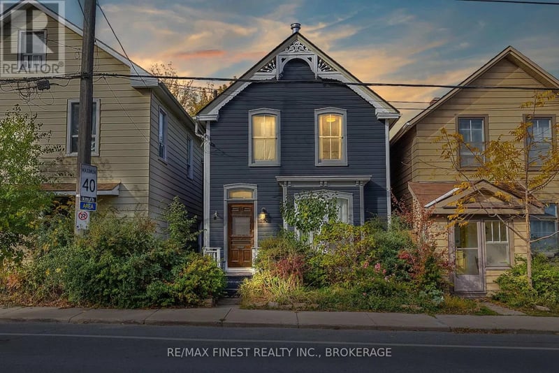 202 Montreal Street, Kingston (East of Sir John A. Blvd), Ontario, K7K3G4, Kingston (East of Sir John A. Blvd), Ontario — photo 1 of 5