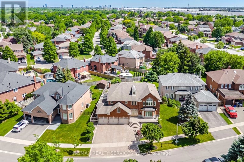 36 Shadywood Road, Brampton (Heart Lake West), Ontario, L6Z4M1, Brampton (Heart Lake West), Ontario — photo 1 of 5