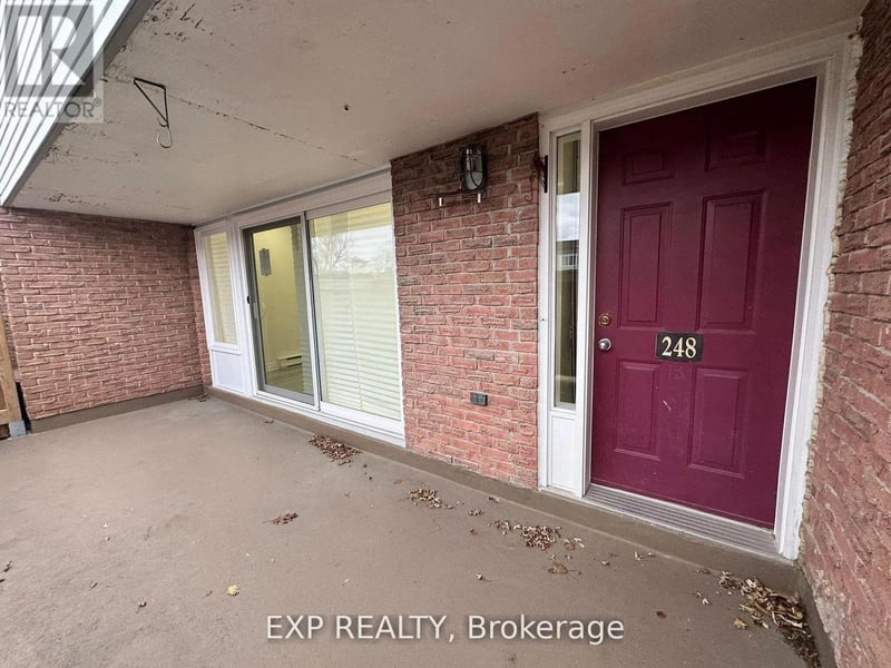 #120 248 Milestone Crescent, Aurora (Aurora Village), Ontario, L4G3M2, Aurora (Aurora Village), Ontario — photo 1 of 5
