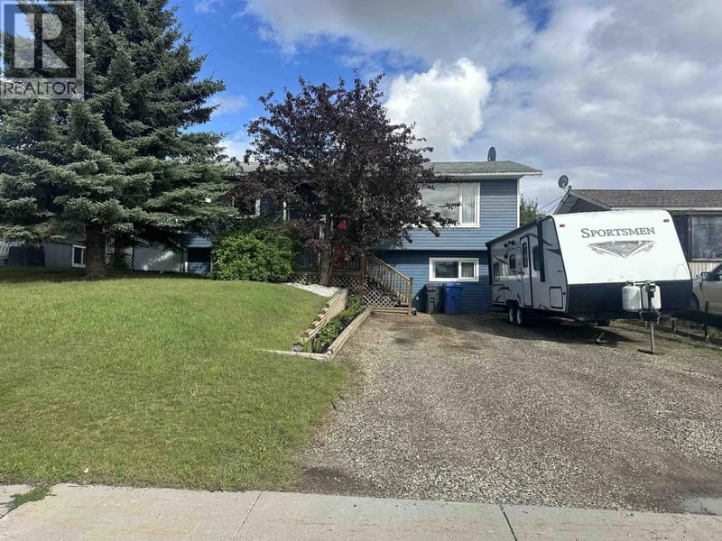 8611 90 Street, Fort St. John, British Columbia, V1J4R5, Fort St. John, British Columbia — photo 1 of 5