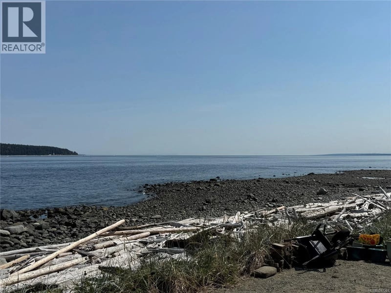#210 87 Island Highway South, Campbell River, British Columbia, V9W1A2, Campbell River, British Columbia — photo 1 of 5