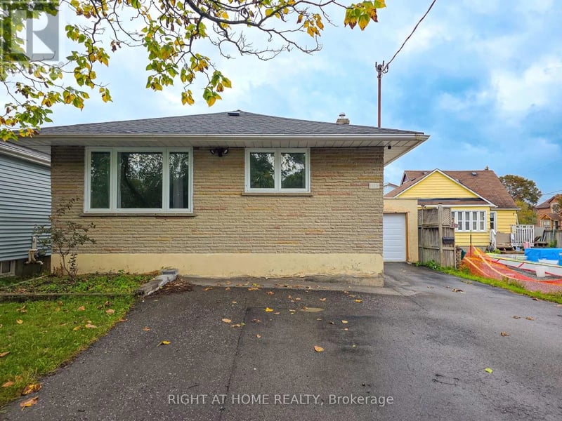 #Main 708 Carnegie Avenue, Oshawa (Centennial), Ontario, L1G4R6, Oshawa (Centennial), Ontario — photo 1 of 5
