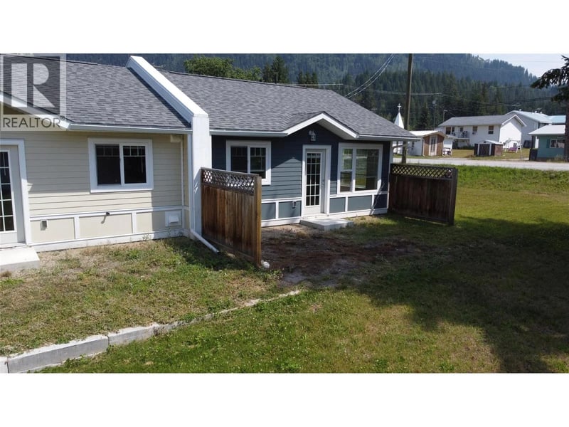 #4 611 Casley Court, New Denver, British Columbia, V0G1S1, New Denver, British Columbia — photo 1 of 5