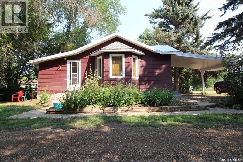 216 Spruce AVENUE N, Eastend, Saskatchewan, S0N0T0, Eastend, Saskatchewan — photo 1 of 5
