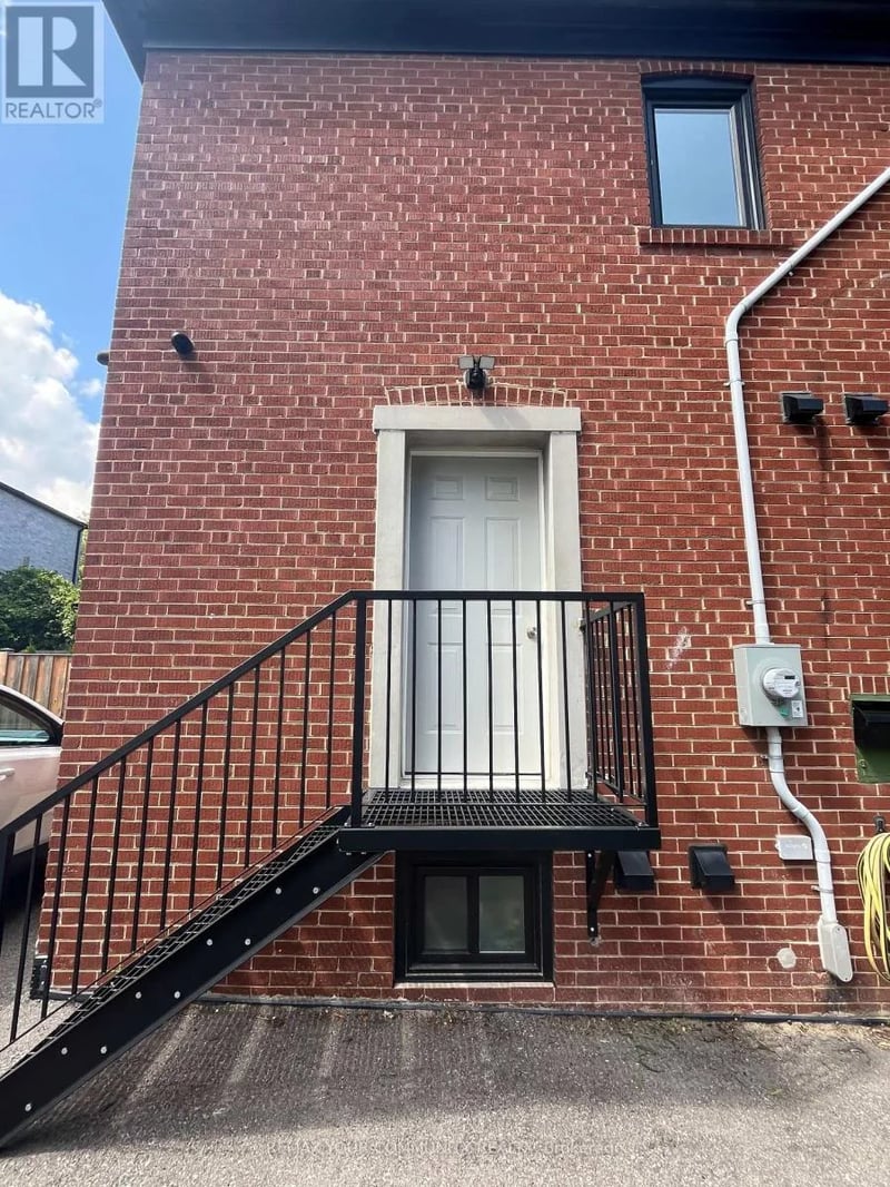 #MAIN 2 Harold Street, Toronto (Mimico), Ontario, M8Z3R3, Toronto (Mimico), Ontario — photo 1 of 5