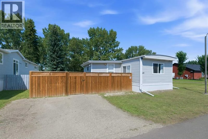 5344 76 Street, Red Deer, Alberta, T4P2A6, Red Deer, Alberta — photo 1 of 5