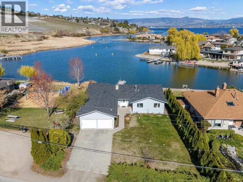 1428 Green Bay Road, West Kelowna, British Columbia, V4T2B8, West Kelowna, British Columbia — photo 1 of 5