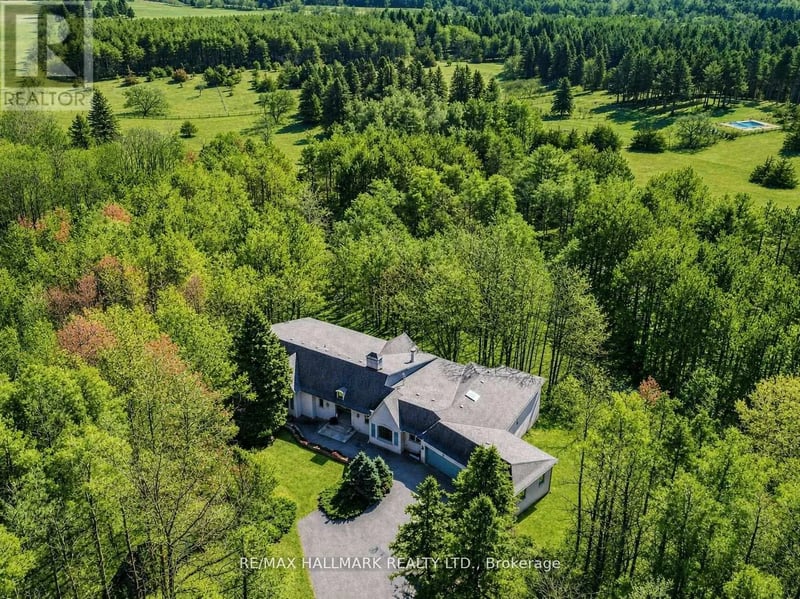 18381 McCowan Road, East Gwillimbury, Ontario, L0G1M0, East Gwillimbury, Ontario — photo 1 of 5