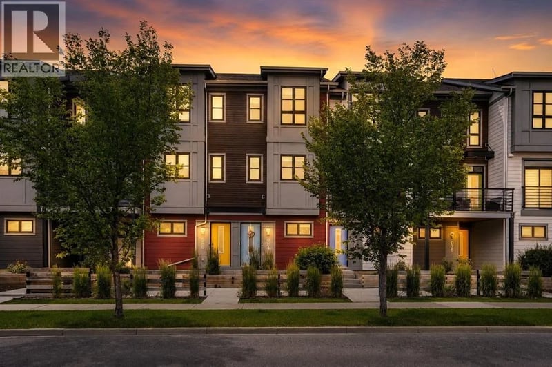 984 Walden Drive Southeast, Calgary, Alberta, T2X4C4, Calgary, Alberta — photo 1 of 5