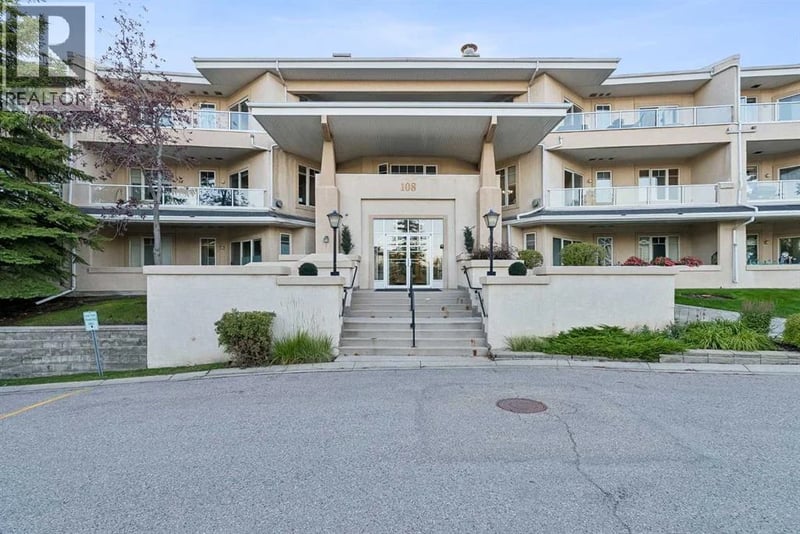 108 Edgeridge Terrace Northwest, Calgary, Alberta, T3A6C4, Calgary, Alberta — photo 1 of 5