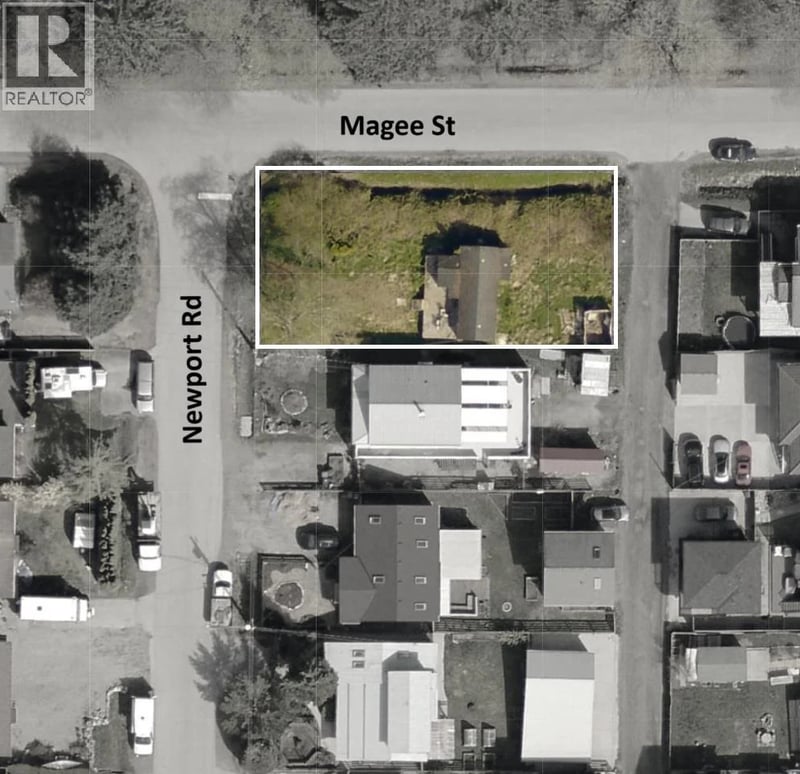 38896 NEWPORT Road, Squamish, British Columbia, V8B0C9, Squamish, British Columbia — photo 1 of 3