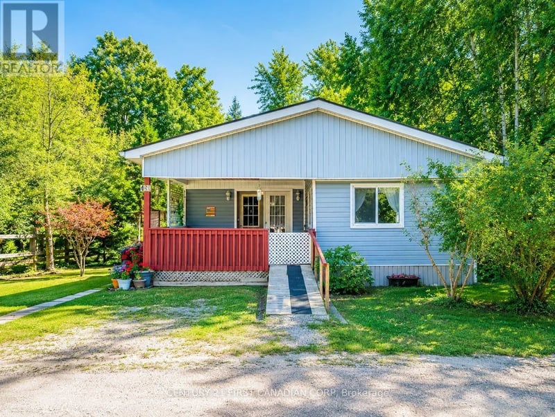 #40 79681 Bluewater Highway, Central Huron (Goderich), Ontario, N7A3X8, Central Huron (Goderich), Ontario — photo 1 of 5