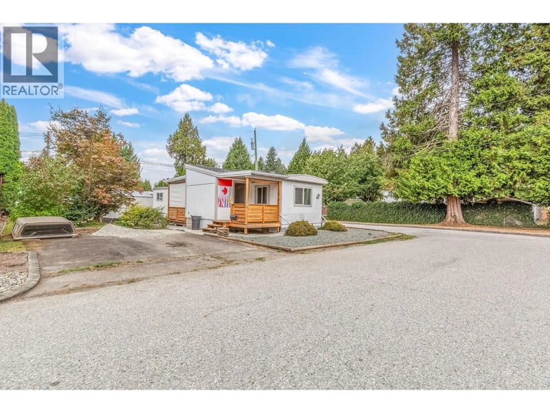 #32 21163 LOUGHEED Highway, Maple Ridge, British Columbia, V2W2R4, Maple Ridge, British Columbia — photo 1 of 5
