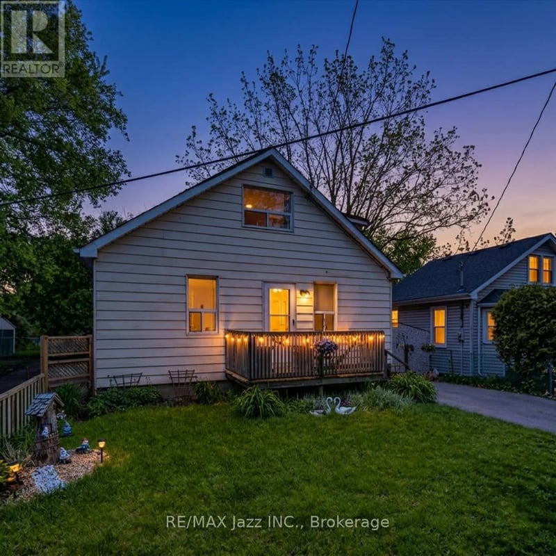 162 College Avenue, Oshawa (Vanier), Ontario, L1J1R4, Oshawa (Vanier), Ontario — photo 1 of 5