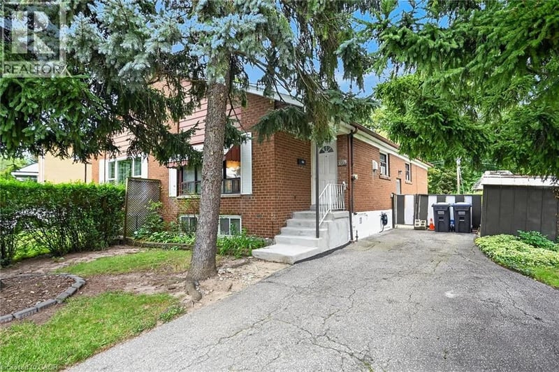3239 QUEEN FREDERICA Drive, Mississauga, Ontario, L4Y2Z9, Mississauga, Ontario — photo 1 of 5