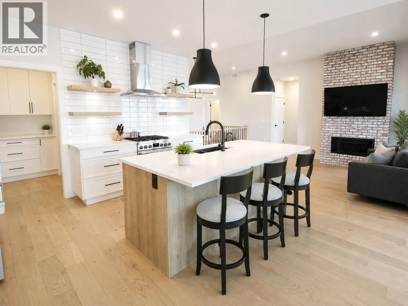 1164 ELK Street, Penticton, British Columbia, V2A2S6, Penticton, British Columbia — photo 1 of 5