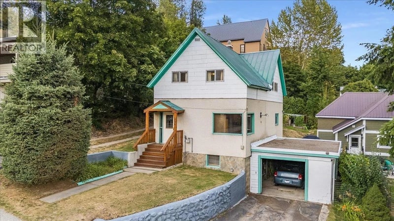 1924 Davis Street, Rossland, British Columbia, V0G1Y0, Rossland, British Columbia — photo 1 of 5