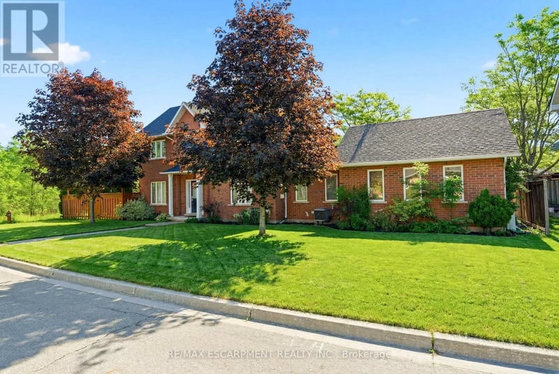 #7 1745 Creek Way, Burlington (Uptown), Ontario, L7L7E1, Burlington (Uptown), Ontario — photo 1 of 5
