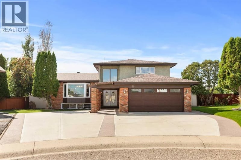 35 Horner Court Northeast, Medicine Hat, Alberta, T1C1M1, Medicine Hat, Alberta — photo 1 of 5