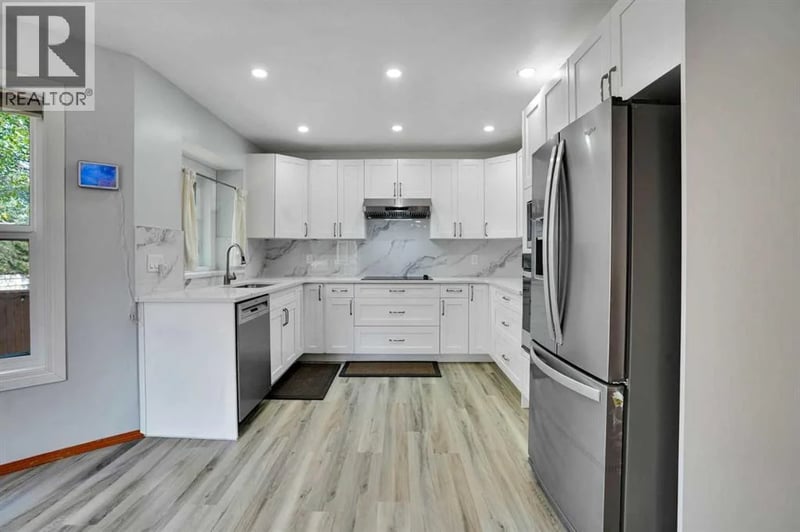 16 Sun Harbour Crescent Southeast, Calgary, Alberta, T2X3B1, Calgary, Alberta — photo 1 of 5