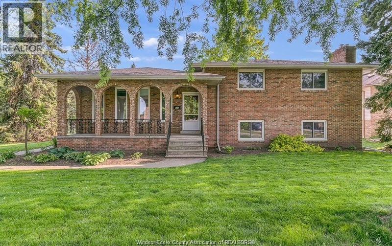 490 KENWOOD, LaSalle, Ontario, N9G2M1, LaSalle, Ontario — photo 1 of 5
