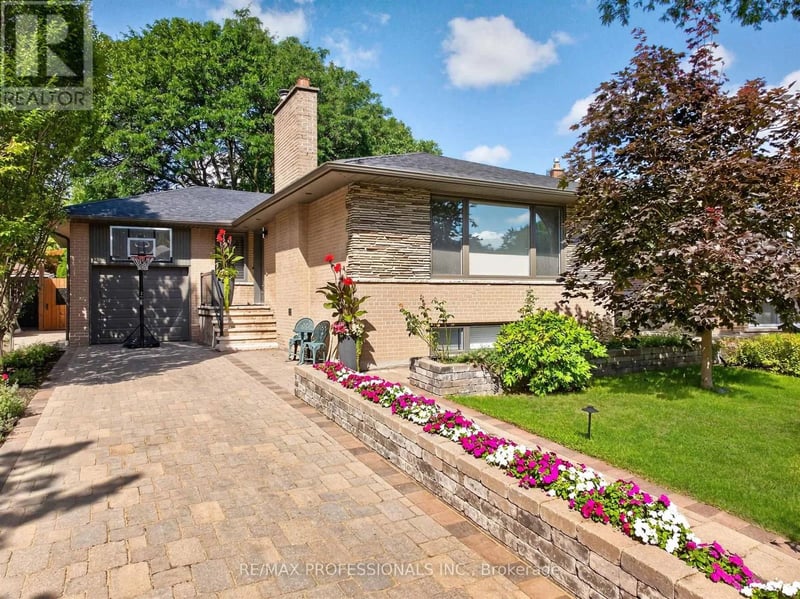 57 Merrygale Crescent, Toronto (Eringate-Centennial-West Deane), Ontario, M9B5N9, Toronto (Eringate-Centennial-West Deane), Ontario — photo 1 of 5