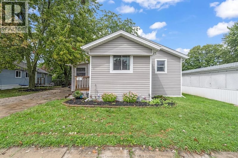 152 DANA Drive, Essex, Ontario, N8M2A5, Essex, Ontario — photo 1 of 5