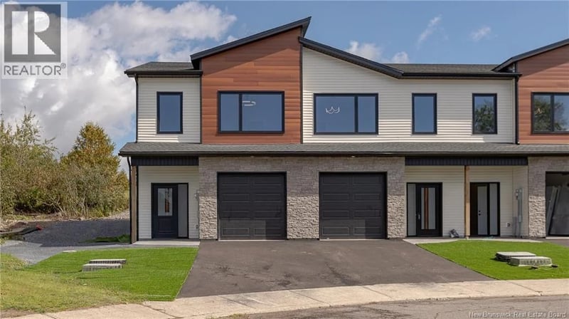 A Oakhill Crescent, Saint John, New Brunswick, E2J4M4, Saint John, New Brunswick — photo 1 of 5