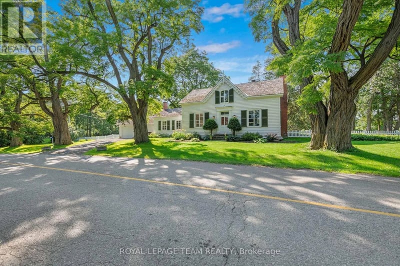 256 Wilson Street North, Mississippi Mills, Ontario, K0A1A0, Mississippi Mills, Ontario — photo 1 of 5