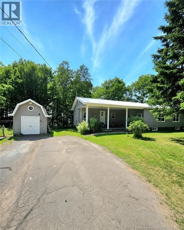 684 Principale Street, Memramcook, New Brunswick, E4K2V2, Memramcook, New Brunswick — photo 1 of 5