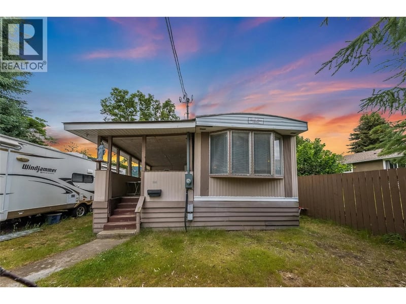 304 103 Street, Castlegar, British Columbia, V1N3G2, Castlegar, British Columbia — photo 1 of 5